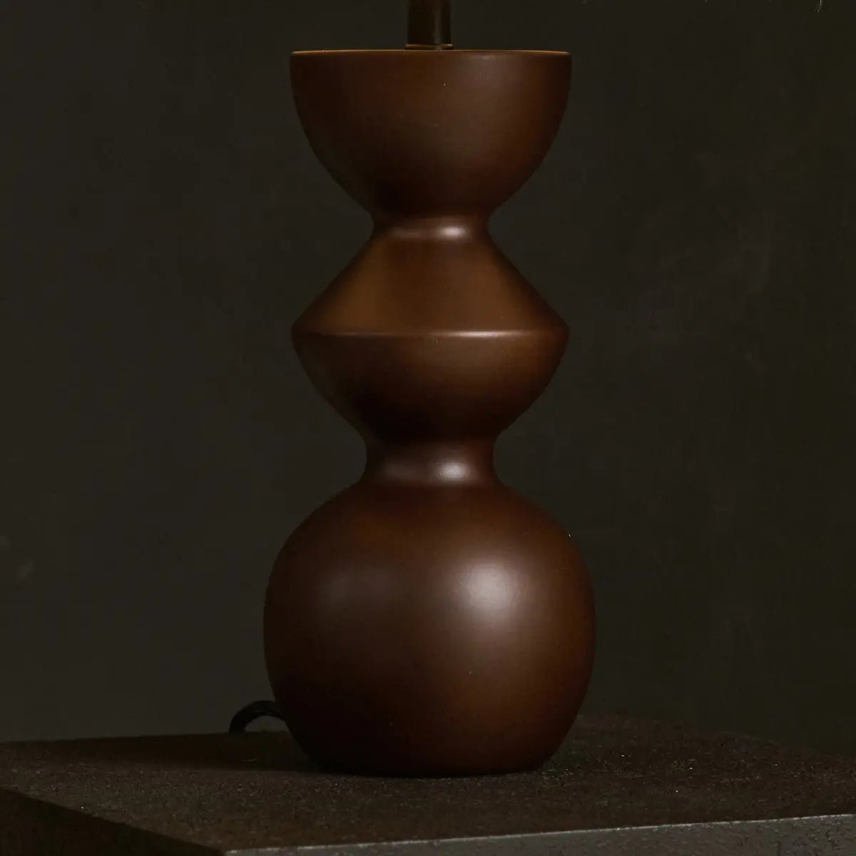 Tafellamp Kai Donkerbruin - met Zandkleurige Lampenkap - Lamp - BUVV Home