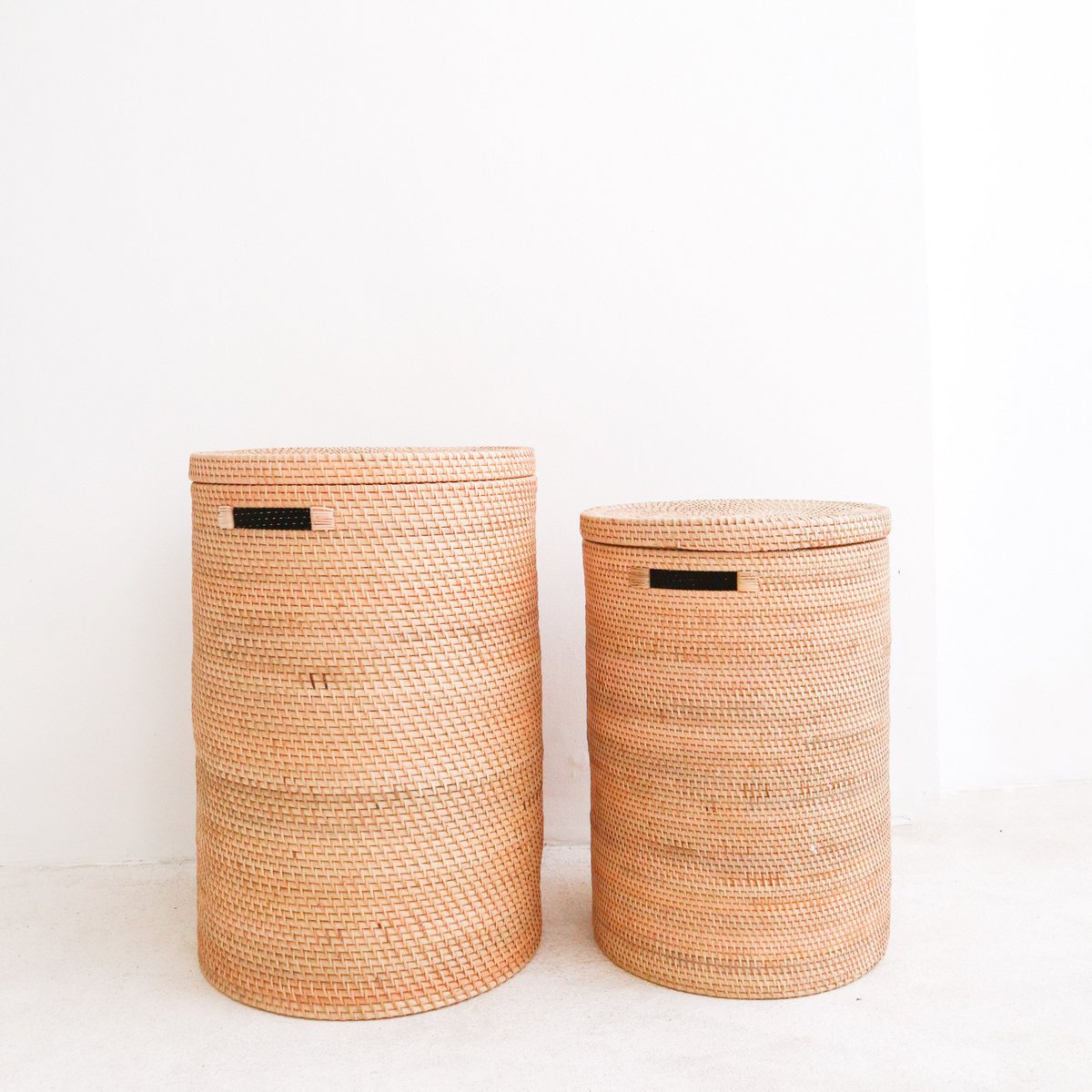 Wasmand met deksel SARI van Rotan (2 maten) - Wasmand - BUVV Home