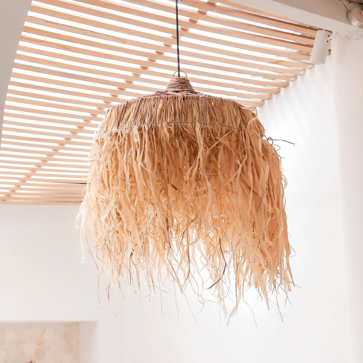 Hanglamp KAWI met Franjes - Handgevlochten Raffia (2 maten) - Lamp - BUVV Home