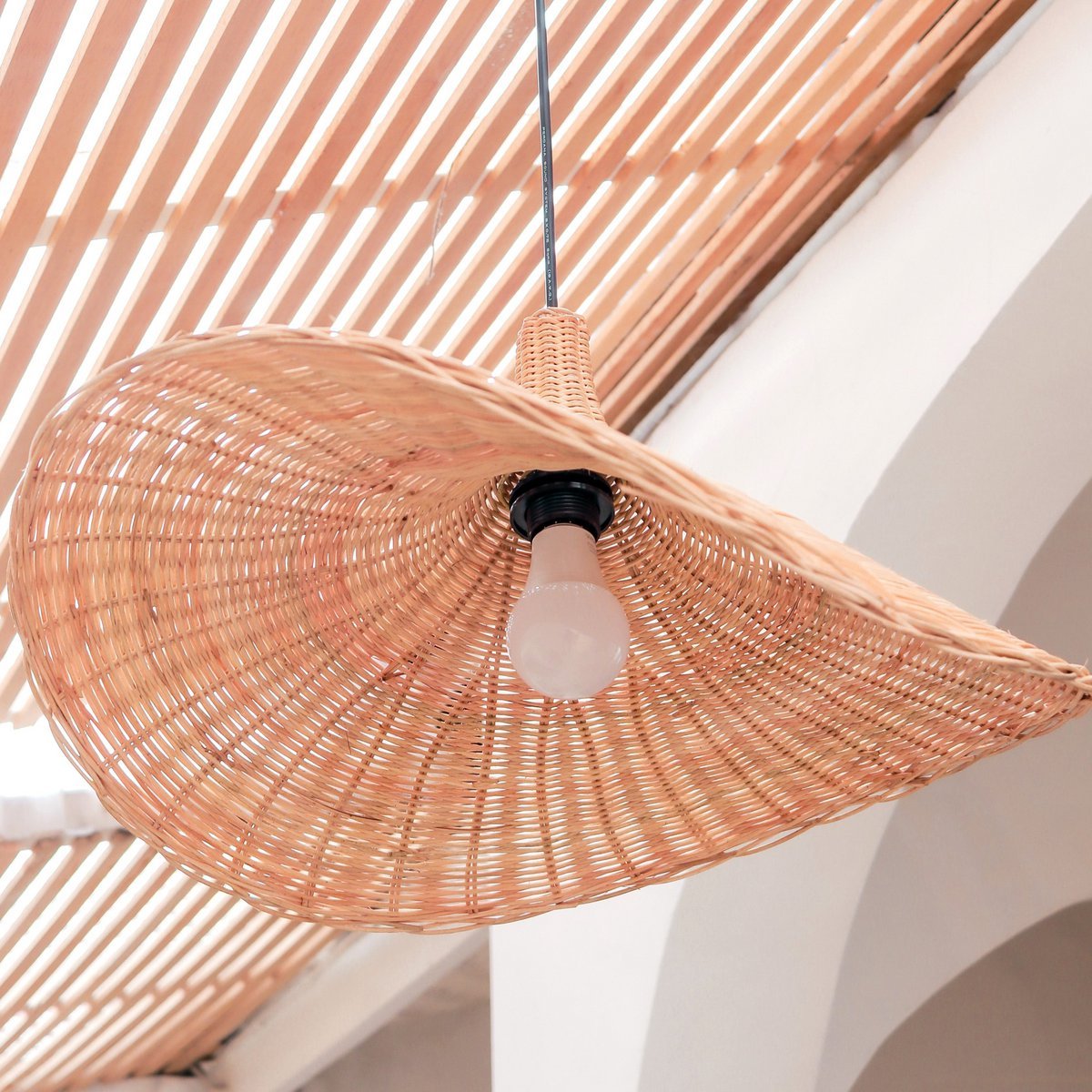 Hanglamp SAYAN - Handgevlochten Rotan (2 maten) - Lamp - BUVV Home