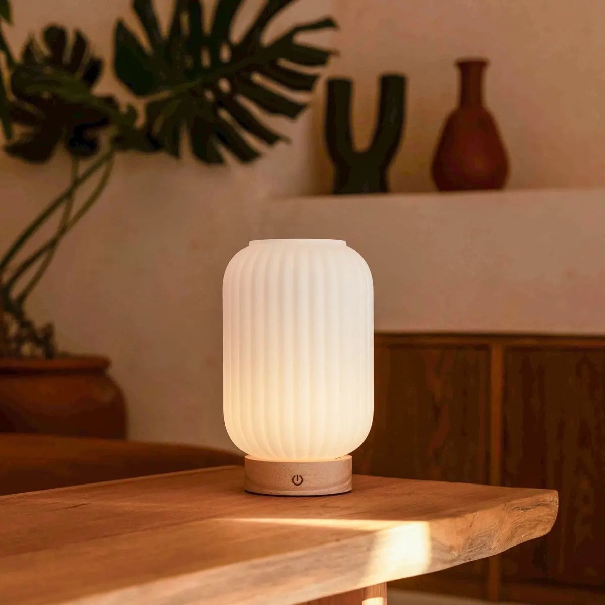 Lilly Lichtbruine Unieke Oplaadbare Lamp - Lamp - BUVV Home