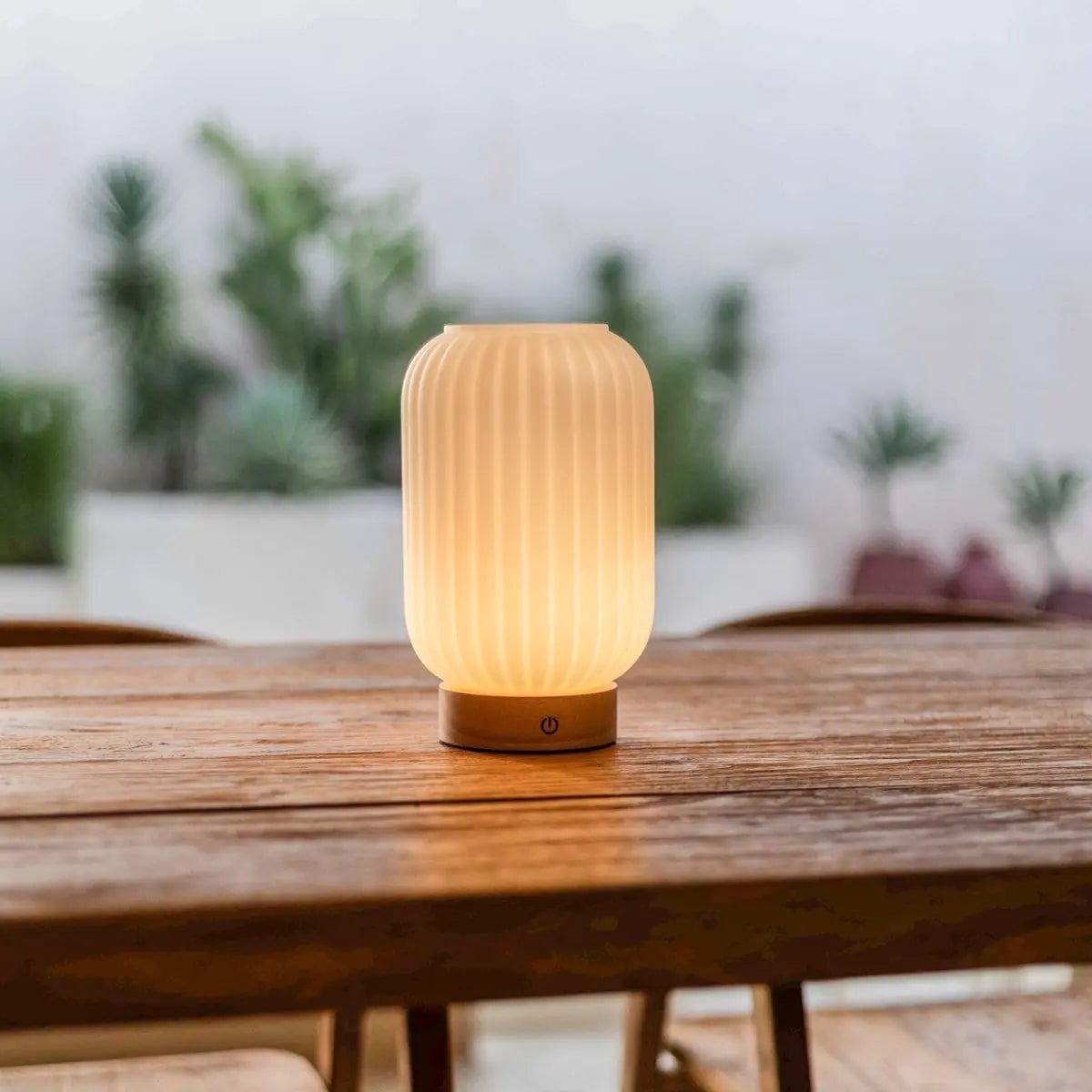 Lilly Lichtbruine Unieke Oplaadbare Lamp - Lamp - BUVV Home