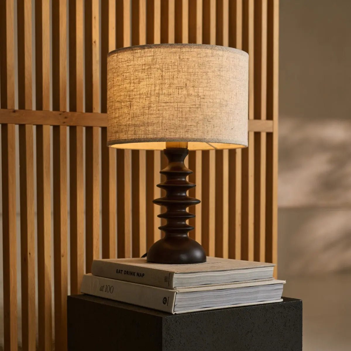 Tafellamp Bodhi Donkerbruin Hout - Linnen Lampenkap - Lamp - BUVV Home